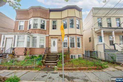 28 Clarke Ave, Jersey City, NJ, 07304-1011 | Card Image