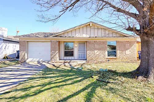 523 Parker Cir, Garland, TX, 75040-7236 | Card Image