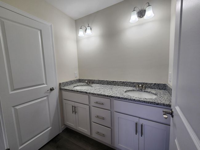 Lot 1 fairlawn master ba | Image 18