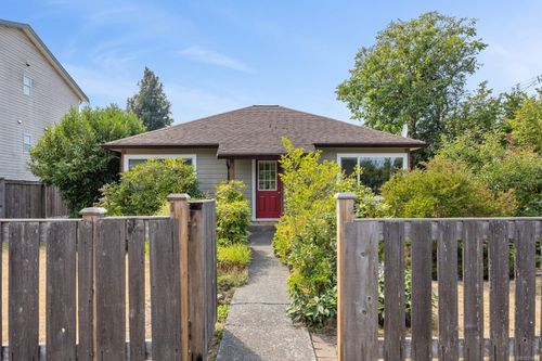 1009 Urquhart Ave, Courtenay, BC, V9N3K6 | Card Image