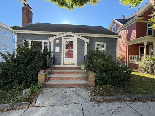 32 Aldrich St, Boston, MA, 02131-2749 | Card Image