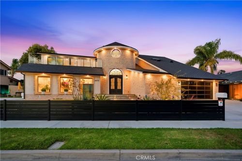16572 Carousel Ln, Huntington Beach, CA, 92649-2116 | Card Image