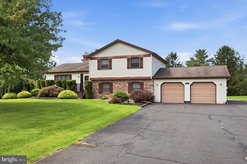 220 California Road, QUAKERTOWN, PA, 18951 | Card Image