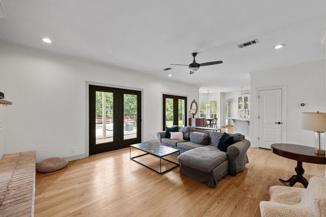 707 Malabar St, House other with 4 bedrooms, 3 bathrooms and 4 parking in Lakeway TX | Image 5