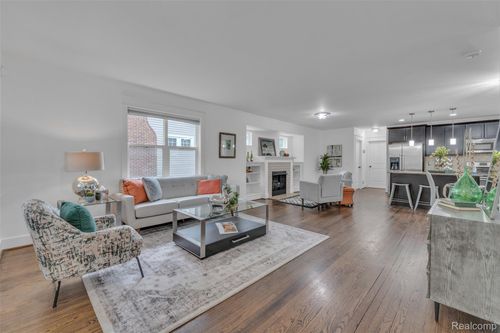 715 Gardenia Ave, Royal Oak, MI, 48067-3648 | Card Image