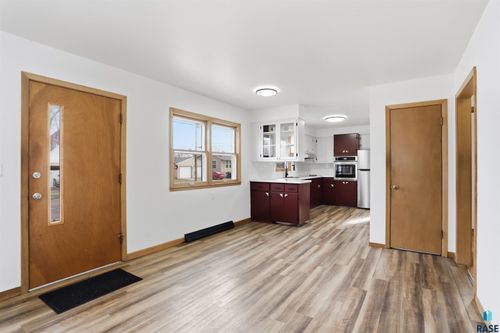 2309 W 13th St Street, Sioux Falls, SD, 57104 | Card Image