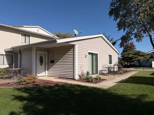 112 Windward Drive, Schaumburg, IL, 60194 | Card Image