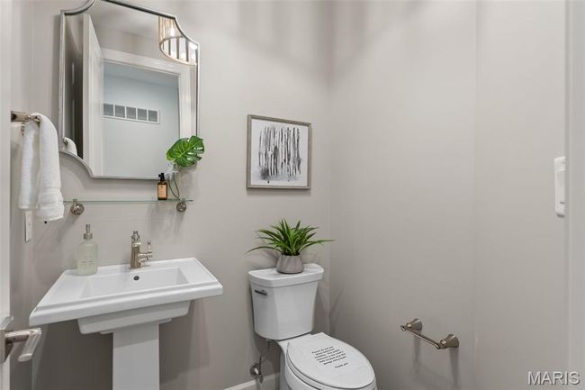 Photo representation of similar home. Some features shown may be optional. | Image 16