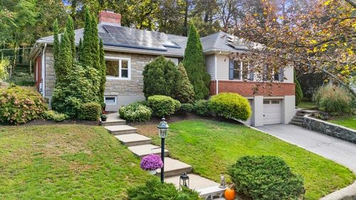 4 Sargent Rd, Winchester, MA, 01890-3910 | Card Image