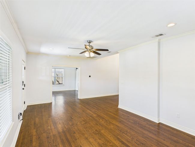 927 Centre St, House other with 3 bedrooms, 2 bathrooms and null parking in Dallas TX | Image 7