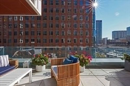 532-135 Seaport Blvd, Boston, MA, 02210-2710 | Card Image