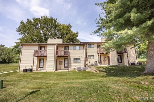 18 Pepperwood Ct, Glen Carbon, IL, 62034-2791 | Card Image