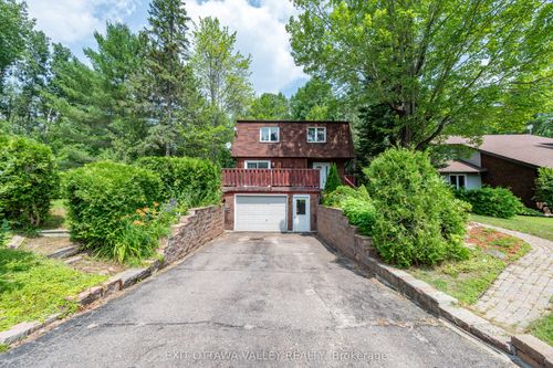 136 Frontenac Cres, Deep River, ON, K0J1P0 | Card Image