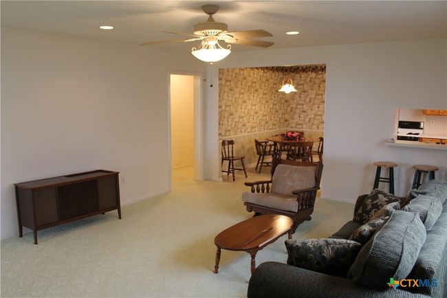 963 County Road 176, House other with 2 bedrooms, 3 bathrooms and null parking in Hallettsville TX | Image 7
