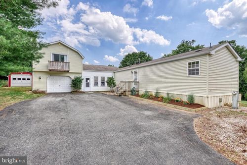 13859 Ebaugh Rd, STEWARTSTOWN, PA, 17363-8570 | Card Image