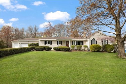 30 Forest View Dr, Cumberland, RI, 02864-3916 | Card Image
