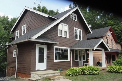 3917 Bluestone Rd, Cleveland Heights, OH, 44121-2405 | Card Image