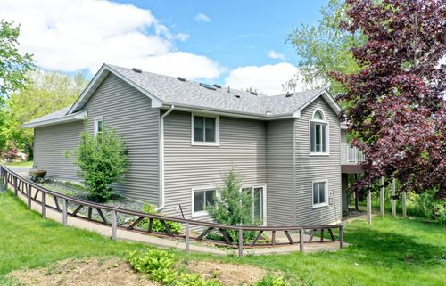 8751 212th Street Ct N, Forest Lake, MN, 55025-9591 | Card Image