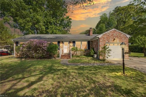 86 Boxley Blvd, Newport News, VA, 23602-8327 | Card Image