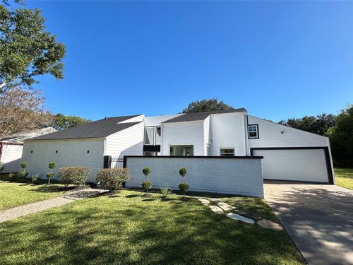 11923 Riverview Dr, Houston, TX, 77077-3033 | Card Image