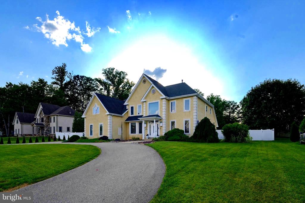 Residential in HUNTINGDON VALLEY 2