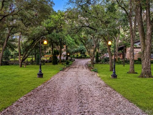 21461 E Apache St, Catoosa, OK, 74015-6510 | Card Image