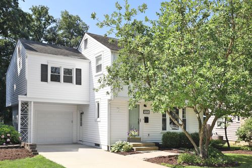 555 Meadoway Park, Worthington, OH, 43085-3735 | Card Image