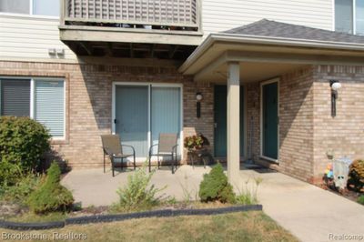 39 - 24134 Wedgewood Circle, Condo with 2 bedrooms, 1 bathrooms and null parking in Warren MI | Image 2