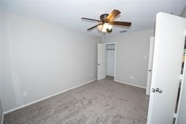 1410 Eagles Nest Trl, House other with 4 bedrooms, 2 bathrooms and null parking in Krum TX | Image 5