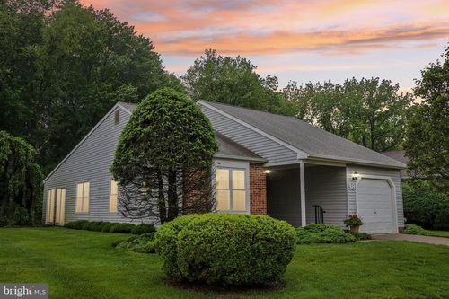 38 Falmouth Dr, MOUNT LAUREL, NJ, 08054-3074 | Card Image