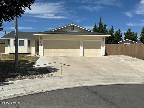 812 Brittany Ct, Fernley, NV, 89408-9801 | Card Image