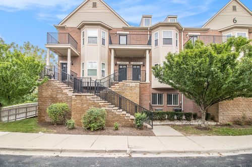 25575 Portico Ln, Novi, MI, 48375-1862 | Card Image