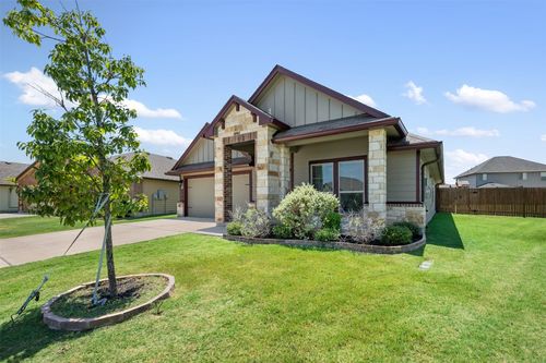 152 Beth Ann Loop, Taylor, TX, 76574-4526 | Card Image