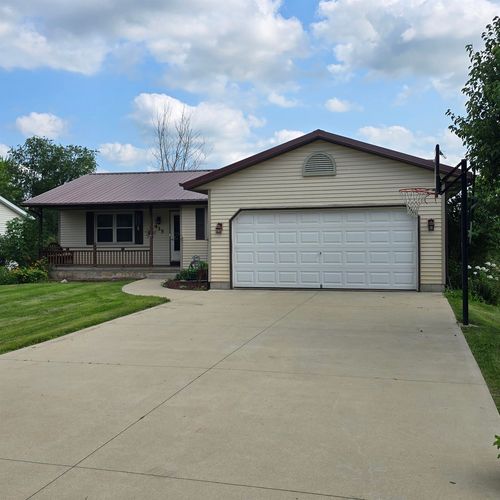 435 Sunnyside Dr, Cedarville, IL, 61013 | Card Image