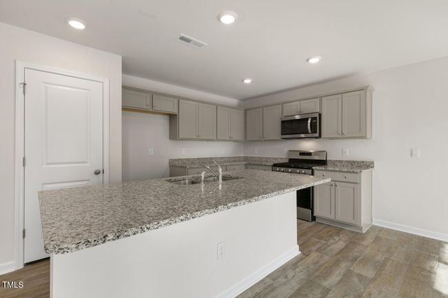 Kitchen | Image 16