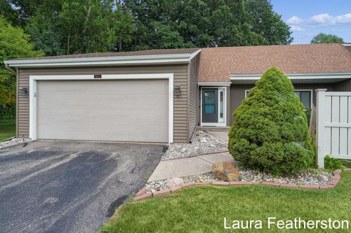 6673 Bella Vista Dr, Rockford, MI, 49341-8174 | Card Image