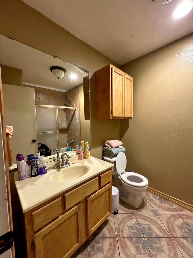 The 2nd full bathroom for guests | Image 27