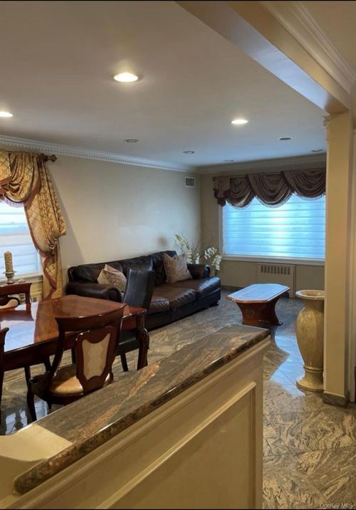 15146 19th Ave, Whitestone, NY, 11357-3104 | Card Image