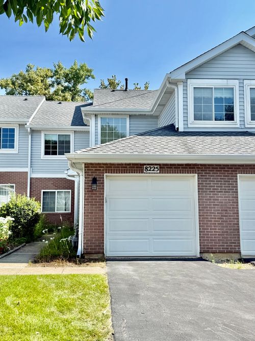 8225-8225 Ripple Ridge Cv, Darien, IL, 60561 | Card Image