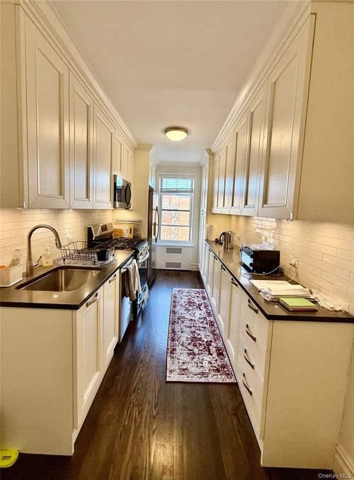 apt-a65-7312 35th Ave, Jackson Heights, NY, 11372-4204 | Card Image