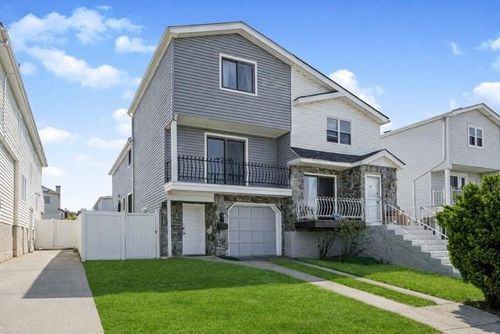 51 Evans Street, Staten Island, NY, 10314 | Card Image