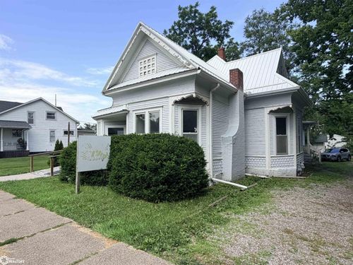 303 S Main St, Fairfield, IA, 52556-3423 | Card Image