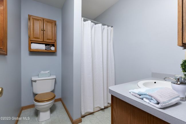 18-Primary full bath | Image 18