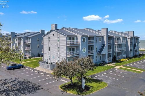 128-128 Clinton Reef Dr, Port Clinton, OH, 43452-9301 | Card Image