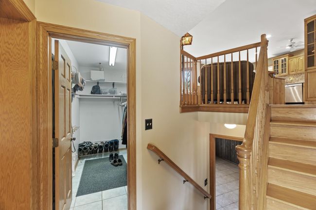 Large loft and walk in closet | Image 14