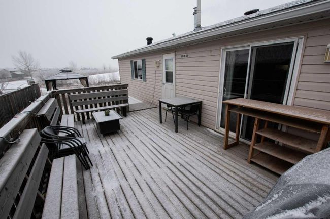 9611 109 Ave, House detached with 3 bedrooms, 2 bathrooms and 2 parking in Clairmont AB | Image 11