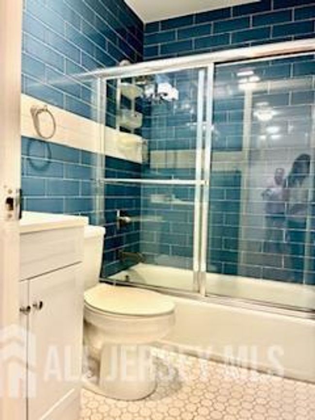 318 High St, Townhouse with 3 bedrooms, 2 bathrooms and null parking in Perth Amboy NJ | Image 30