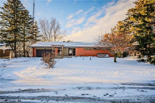 44 Sunset Dr, West Montrose, ON, N0B2V0 | Card Image
