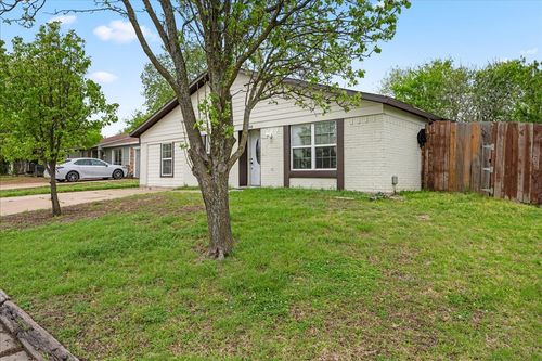 1306 Eagle Pass Dr, Garland, TX, 75040-8160 | Card Image