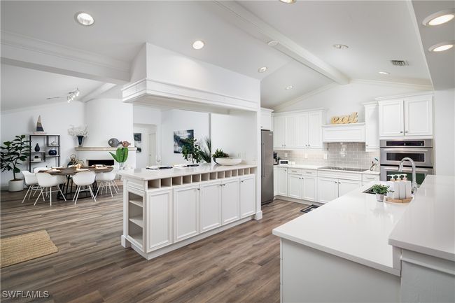 420 Palm Cir E, House other with 4 bedrooms, 4 bathrooms and null parking in Naples FL | Image 4